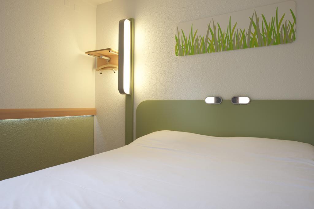 Ibis Budget Pau Lescar Rum bild