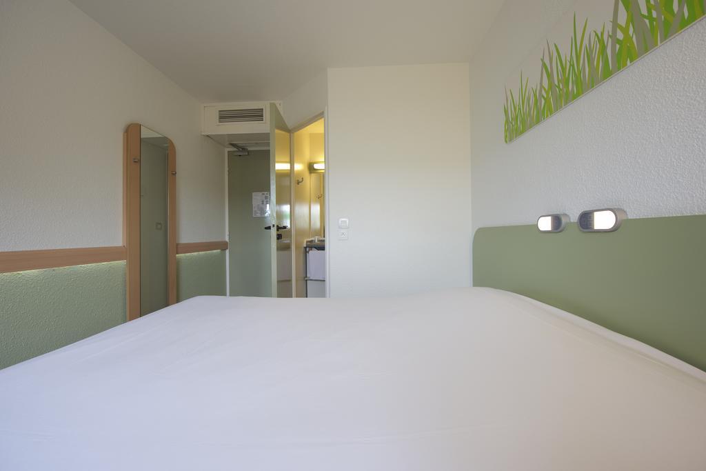 Ibis Budget Pau Lescar Rum bild