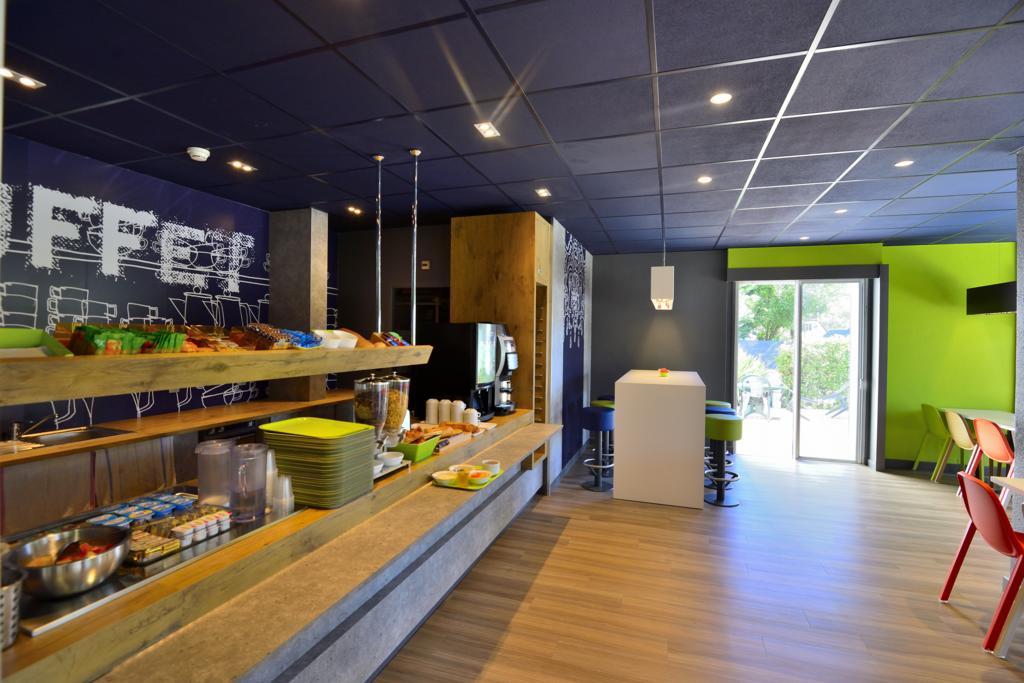Ibis Budget Pau Lescar Exteriör bild