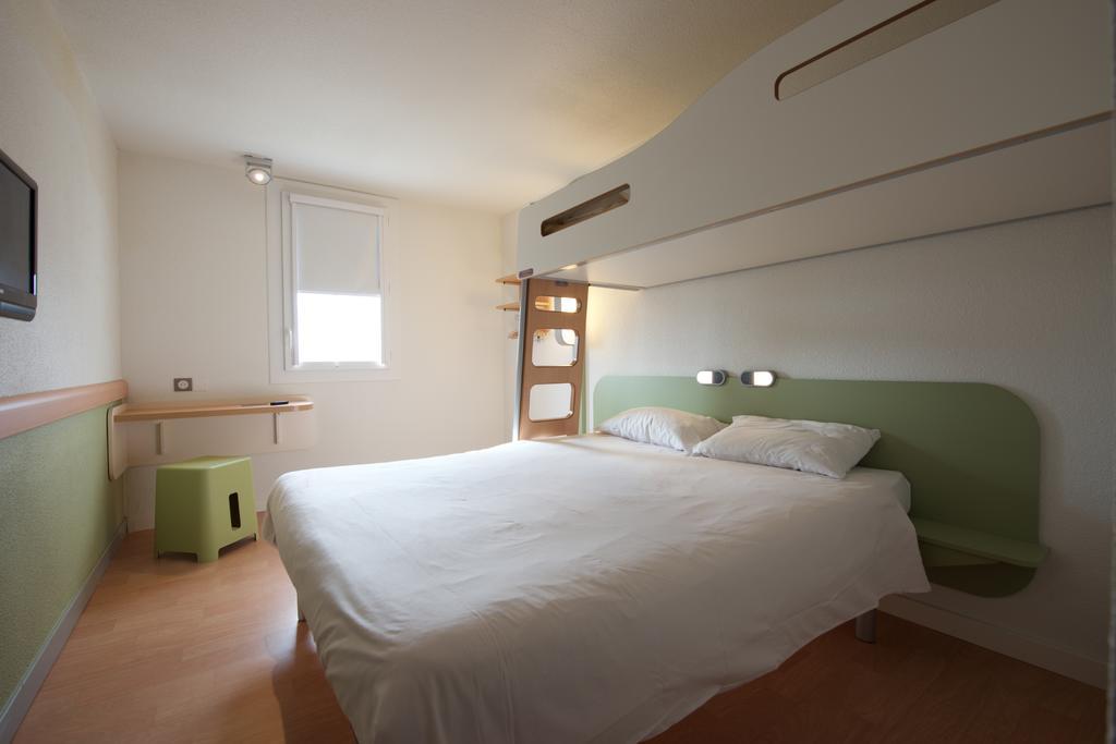 Ibis Budget Pau Lescar Exteriör bild