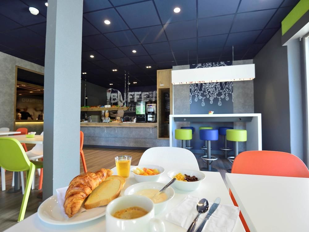 Ibis Budget Pau Lescar Exteriör bild