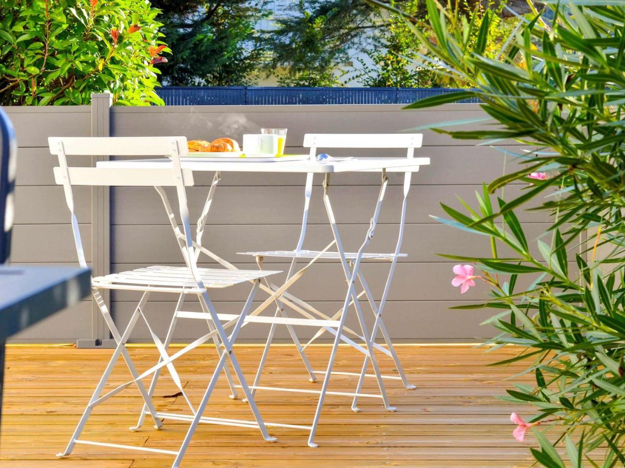 Ibis Budget Pau Lescar Exteriör bild