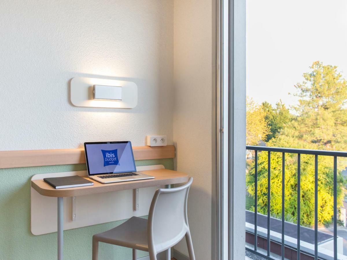 Ibis Budget Pau Lescar Exteriör bild