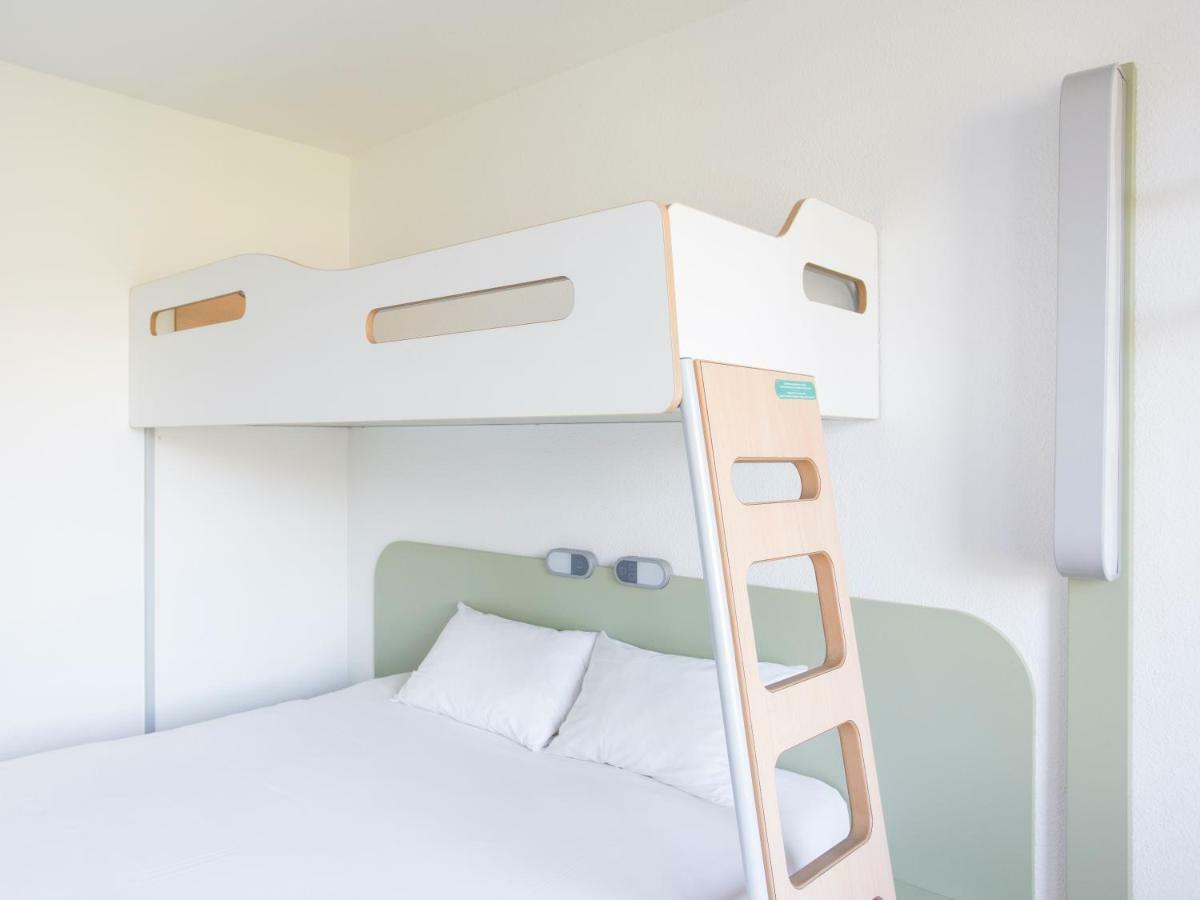 Ibis Budget Pau Lescar Exteriör bild