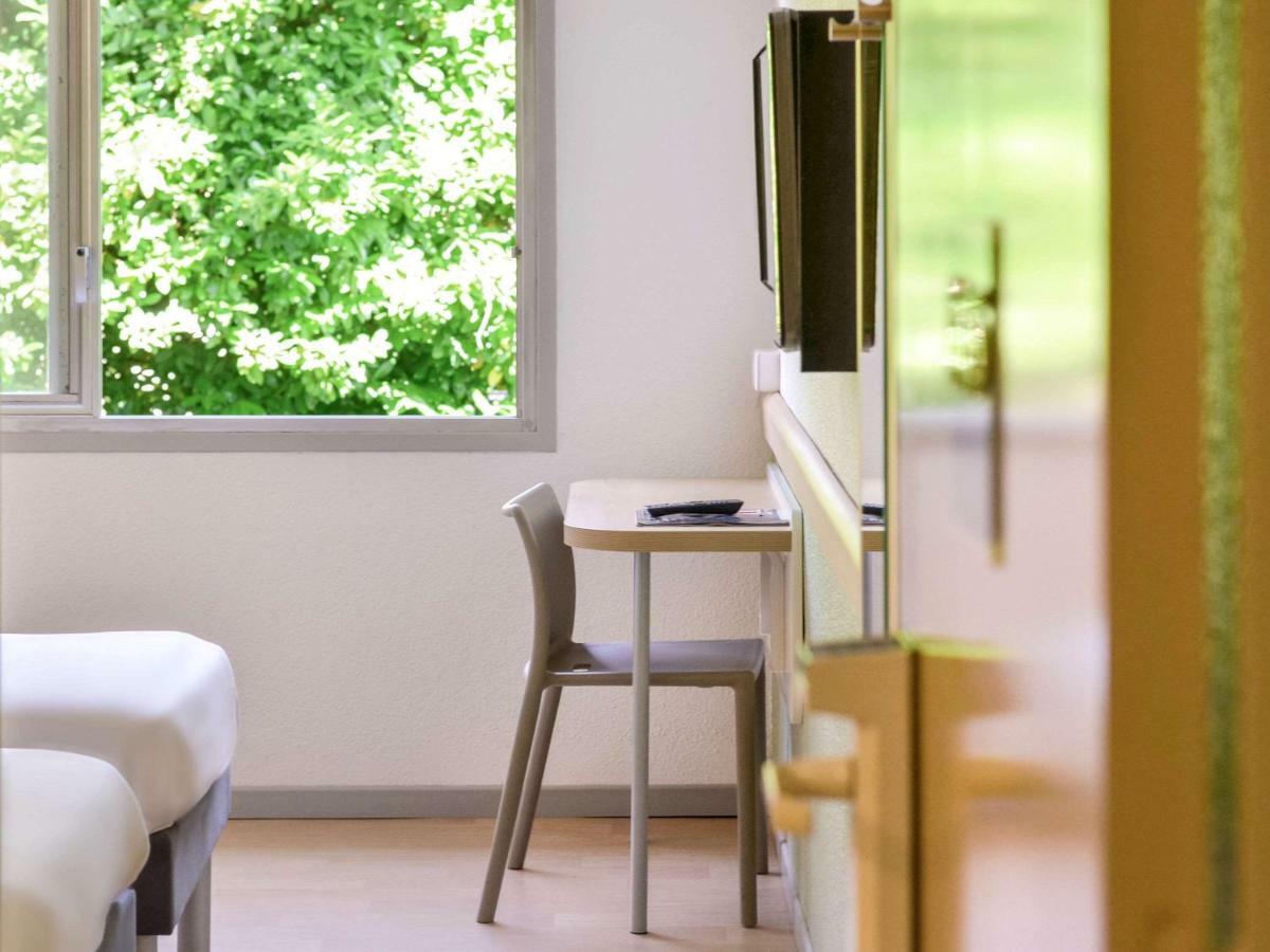 Ibis Budget Pau Lescar Exteriör bild
