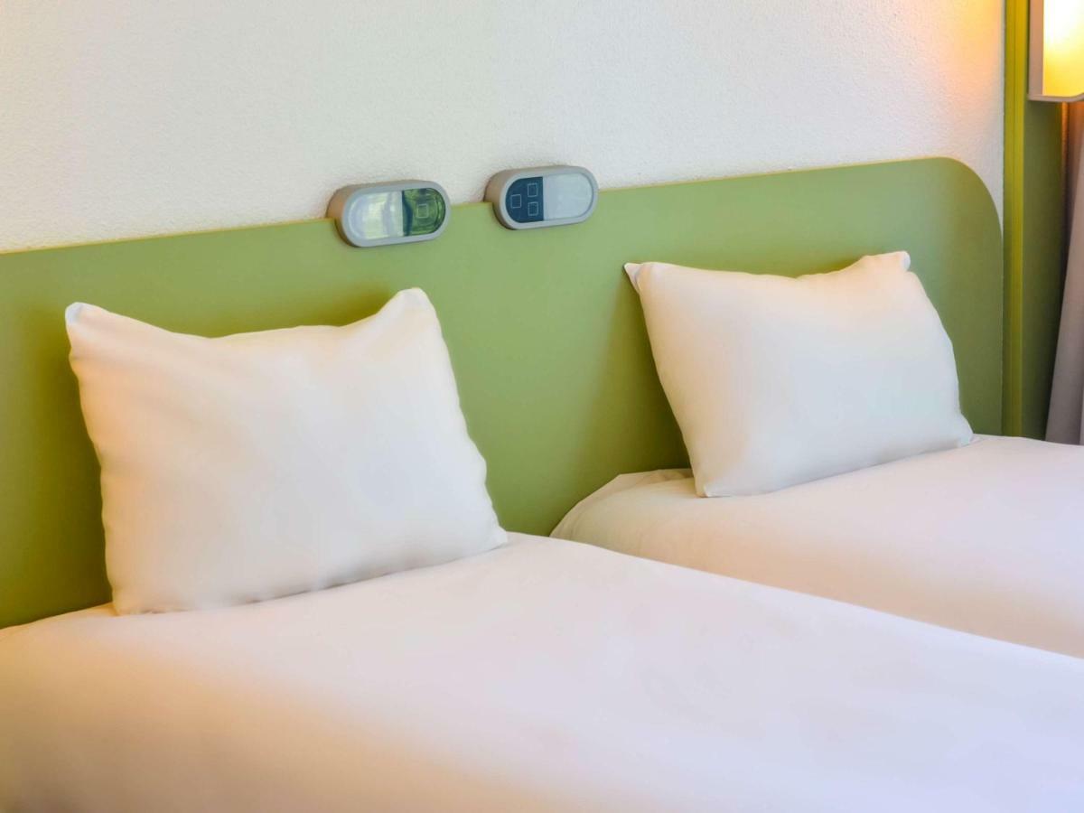 Ibis Budget Pau Lescar Exteriör bild