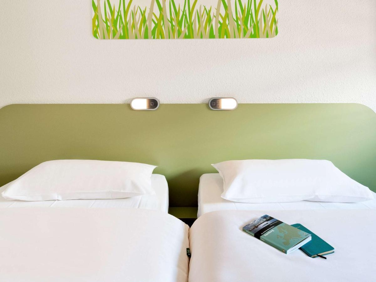 Ibis Budget Pau Lescar Exteriör bild