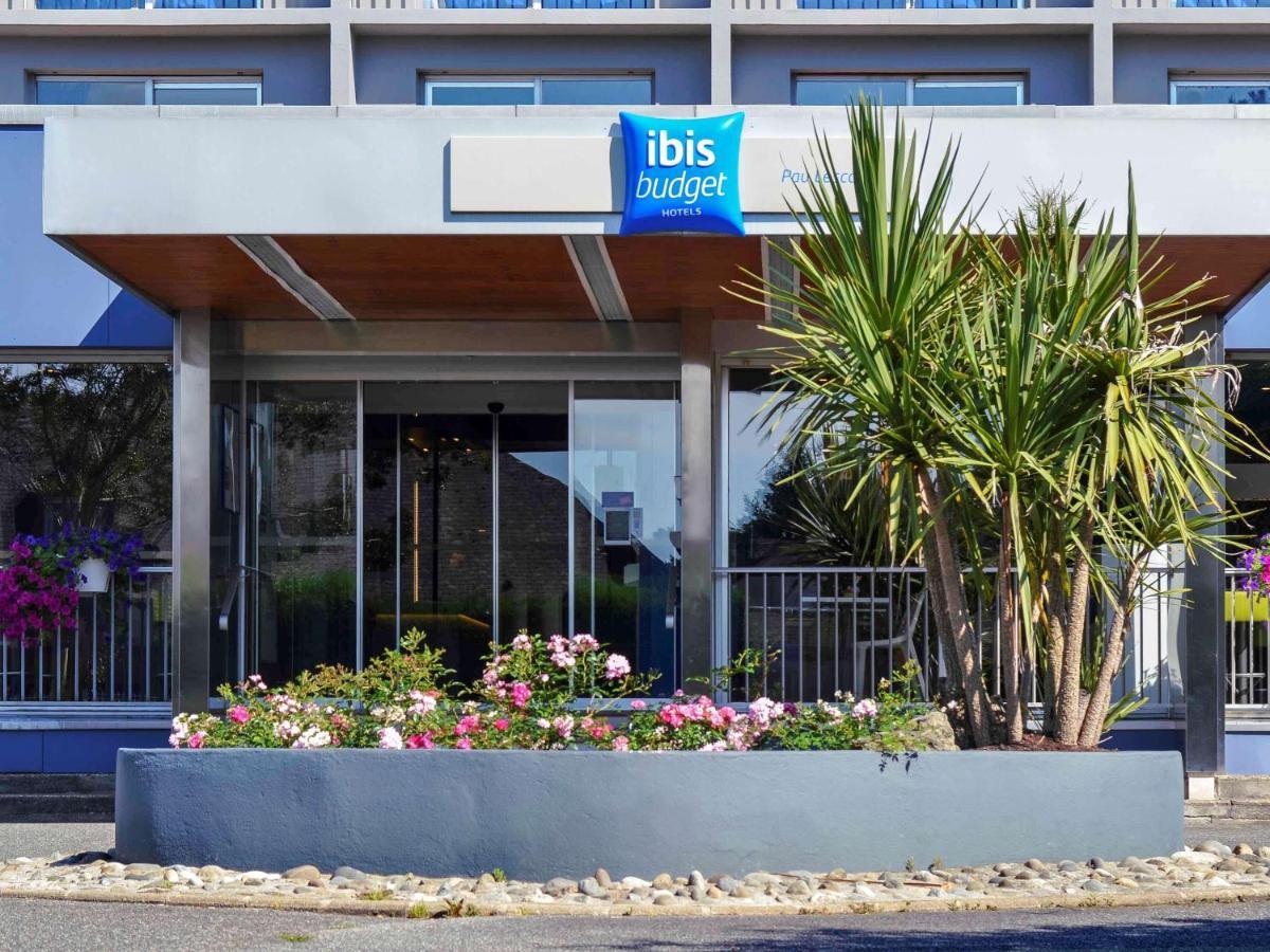 Ibis Budget Pau Lescar Exteriör bild