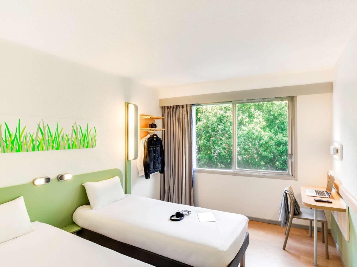 Ibis Budget Pau Lescar Exteriör bild